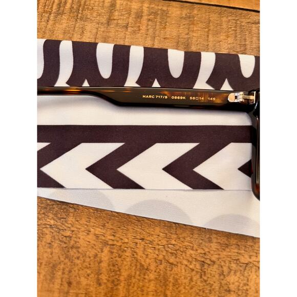 MARC JACOBS Logo Acetate Aviator Sunglasses NEW With Case and Dust cloth - Picture 6 of 8